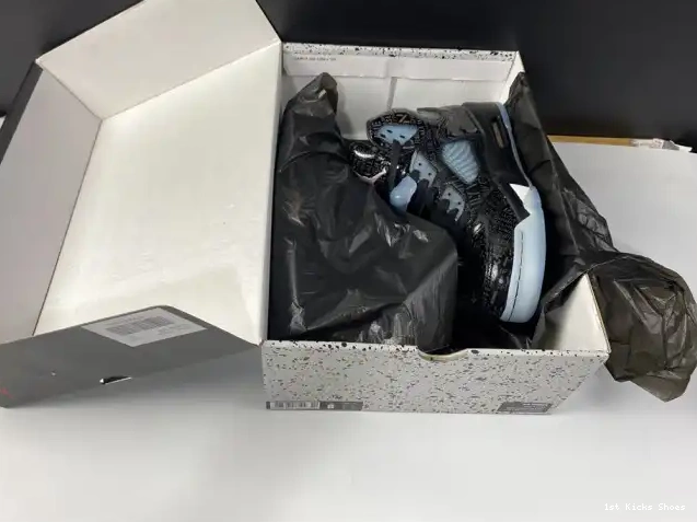 1st Kicks Jordan 633068-010 Retro AIR Doernbecher 5 0604